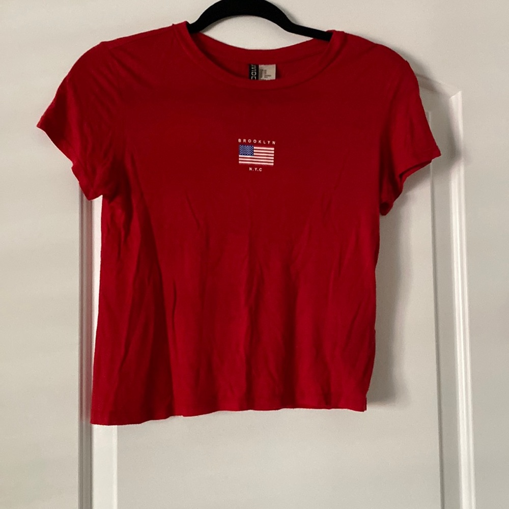 h and m red graphic tee
